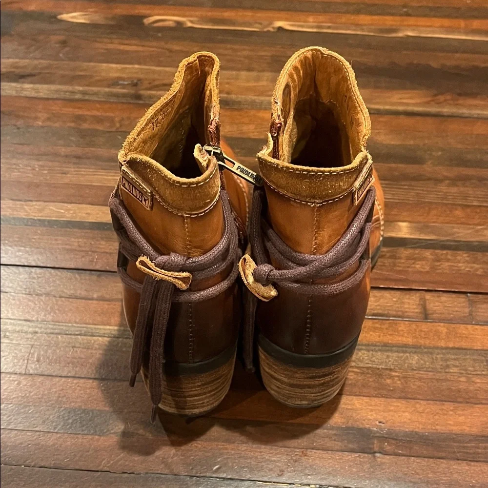 PIKOLINOS elegant tan